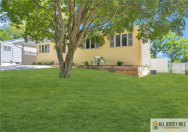 2nd image of 32 Bucknell Rd, Parlin, NJ 08859 | MLS# 2662153M