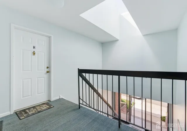 3rd image of 114 Beverly Hl Ter, Woodbridge, NJ 07095