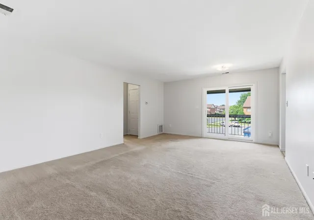 5th image of 114 Beverly Hl Ter, Woodbridge, NJ 07095