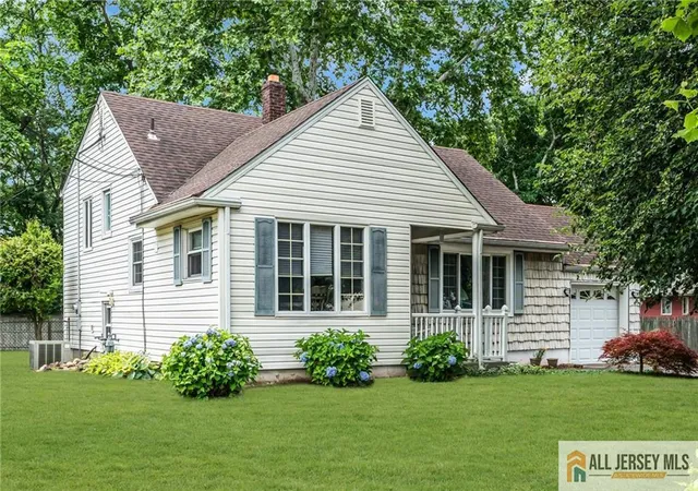 Homes for sale in Spotswood, NJ | 499 Old Stage Rd, Spotswood, NJ 08884 | MLS# 2661297M