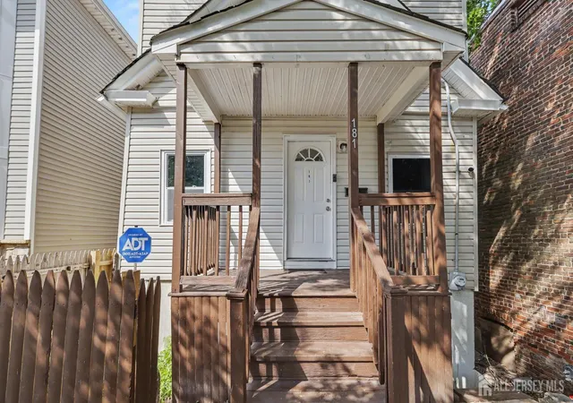 Homes for sale in New Brunswick, NJ | 181 Hale St, New Brunswick, NJ 08901 | MLS# 2617873R