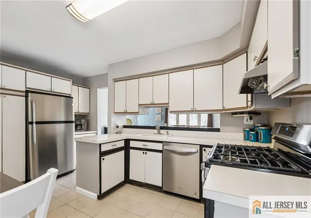 Photo 4 of Single family home for sale at 90 Manalapan Ave, Freehold Boro, NJ 07728 | MLS# 2662251M | Listing updated on 2026-08-30