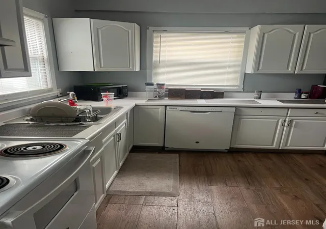 Photo 3 of Single family home for sale at 224 W 3rd Avenue, Roselle, NJ 07203 | MLS# 2701093R | Listing updated on 2026-08-24