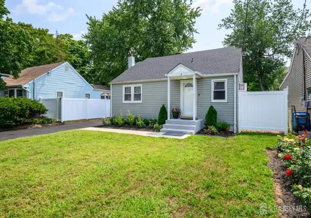 Photo 4 of Single family home for sale at 6 Ave A, Helmetta, NJ 08828 | MLS# 2702555R | Listing updated on 2026-09-19
