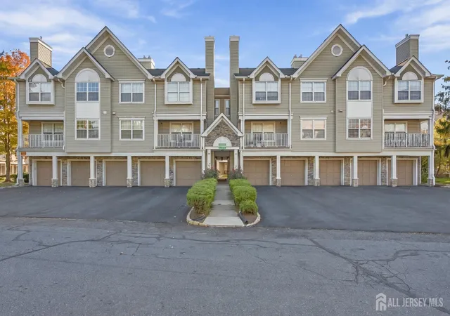 Photo 1 of Townhouse for sale at 184 Prestwick Way, Edison, NJ 08820 | MLS# 2707035R | Listing updated on 2026-10-29