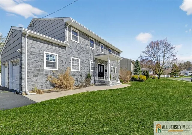 2nd image of 16 Colonial Dr, East Brunswick, NJ 08816 | MLS# 2661474M