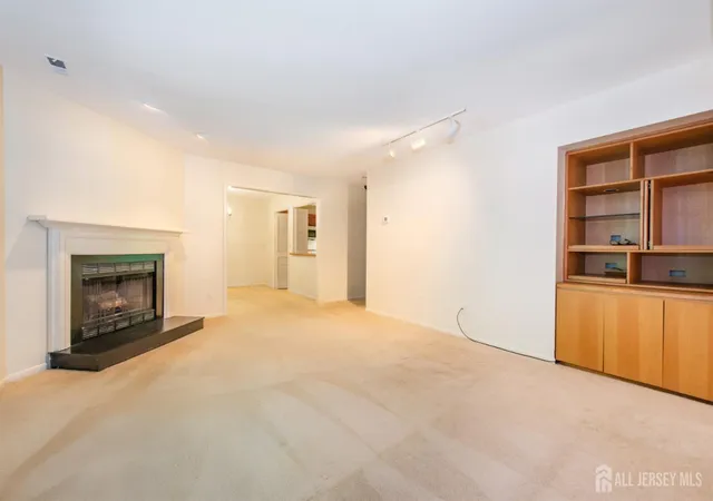 Photo 3 of Condo for sale at 195 Hidden Holw Ct, Edison, NJ 08820 | MLS# 2702125R | Listing updated on 2026-09-27
