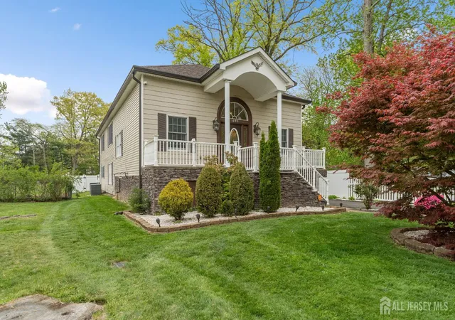 Homes for sale in North Brunswick, NJ | 695 Spruce Rd, North Brunswick, NJ 08902 | MLS# 2618186R