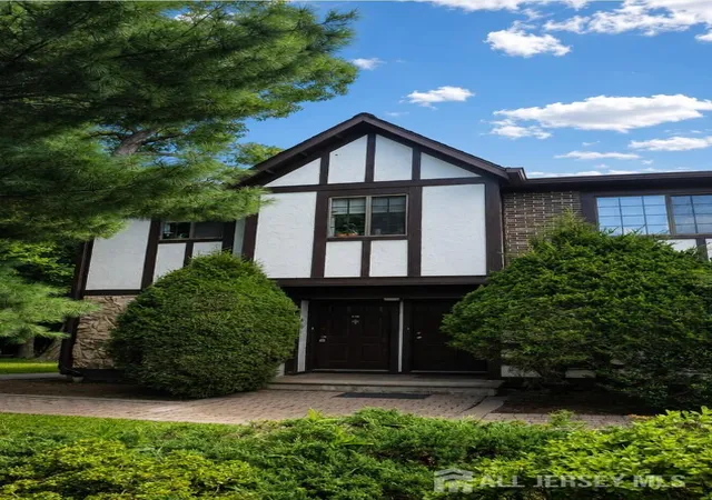 Photo 1 of Condo for sale at 201 Mark Twain Wy, Mahwah, NJ 07430 | MLS# 2703316R | Listing updated on 2026-09-04