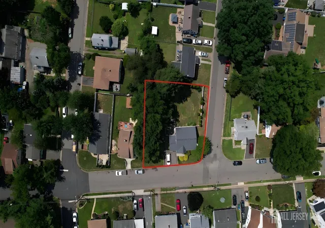 29th image of 92 Silver Lake Ave, Edison, NJ 08817 | MLS# 2701140R