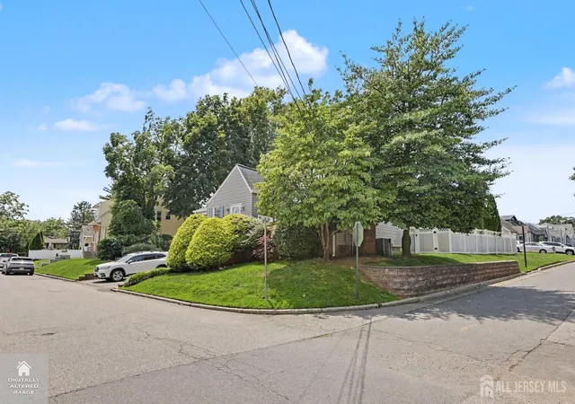 3rd image of 92 Silver Lake Ave, Edison, NJ 08817 | MLS# 2701140R