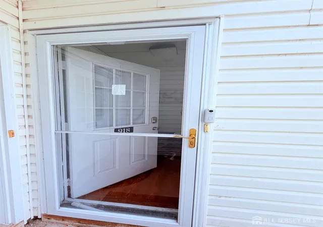 3rd image of 918 Plymouth Rd, North Brunswick, NJ 08902 | MLS# 2617047R