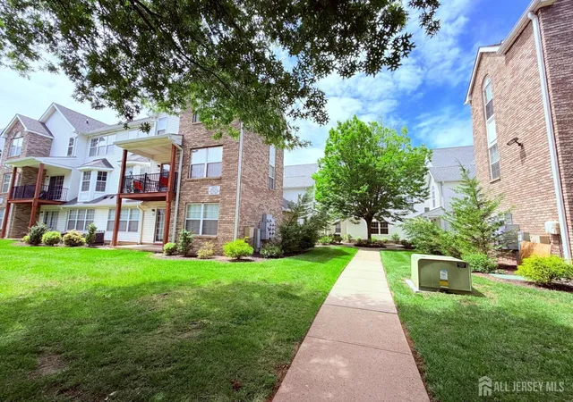 5th image of 918 Plymouth Rd, North Brunswick, NJ 08902 | MLS# 2617047R