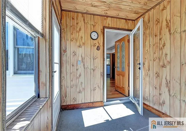 Photo 3 of Single family home for sale at 33 W Grochowiak St, South River, NJ 08882 | MLS# 2660612M | Listing updated on 2025-11-20