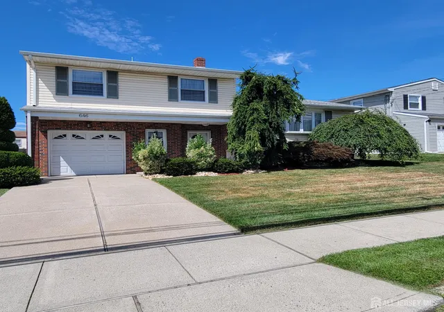 Photo 1 of Single family home for sale at 646 Franklin Dr, Perth Amboy, NJ 08861 | MLS# 2601060R | Listing updated on 2025-11-18