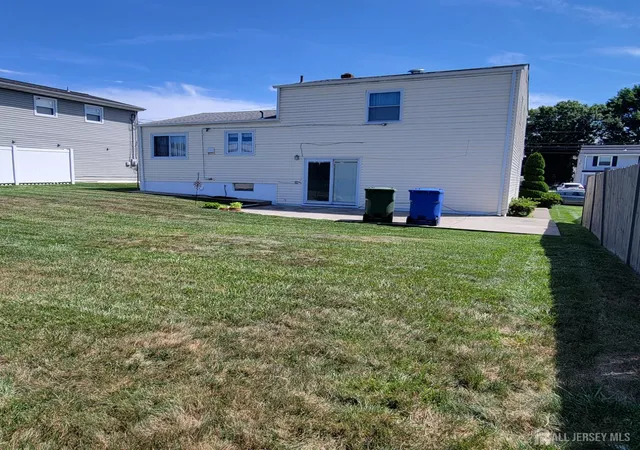 Photo 4 of Single family home for sale at 646 Franklin Dr, Perth Amboy, NJ 08861 | MLS# 2601060R | Listing updated on 2025-11-18