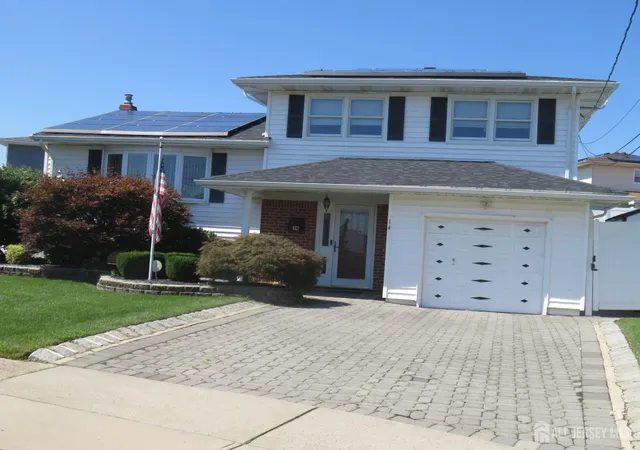 1st image of 14 Sterling Ct, Perth Amboy, NJ 08861 | MLS# 2703048R