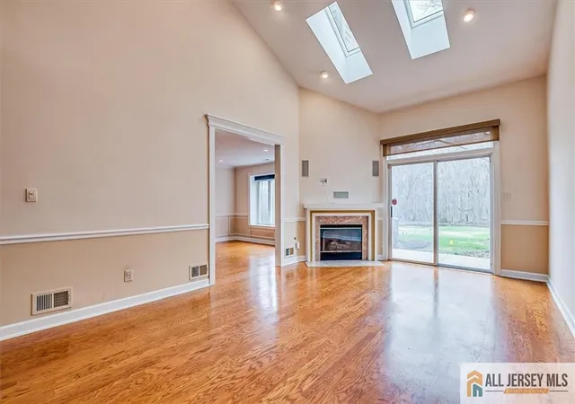 Photo 4 of Townhouse for sale at 144 Coppertree Ct #144, Edison, NJ 08820 | MLS# 2561185M | Listing updated on 2025-11-18