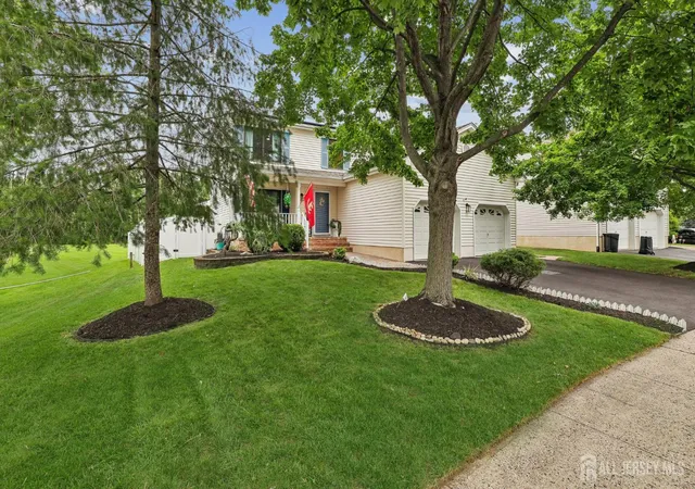 Photo 3 of Single family home for sale at 190 Market St, Middlesex, NJ 08846 | MLS# 2702631R | Listing updated on 2026-09-13