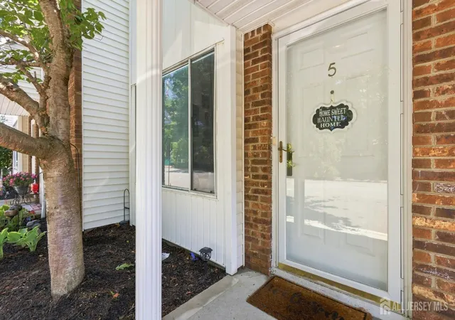 1st image of 5 Nicholas Ct, Spotswood, NJ 08884 | MLS# 2702452R