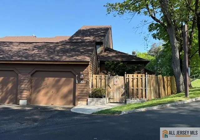 Photo 4 of Townhouse for sale at 37 Giggleswick Way #37, Edison, NJ 08820 | MLS# 2661777M | Listing updated on 2026-06-28