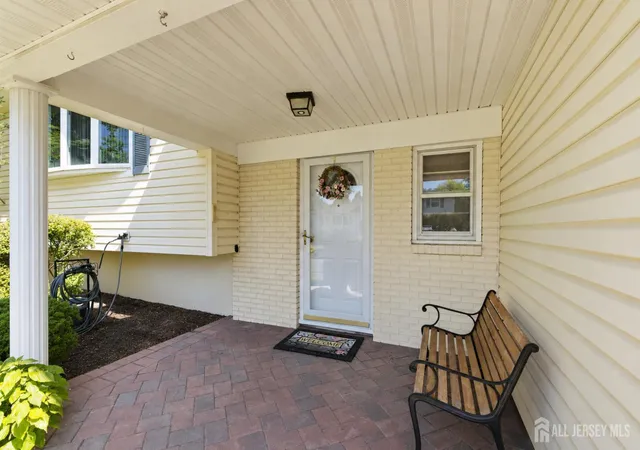 4th image of 10 Tyroler Ct, Edison, NJ 08820 | MLS# 2700221R