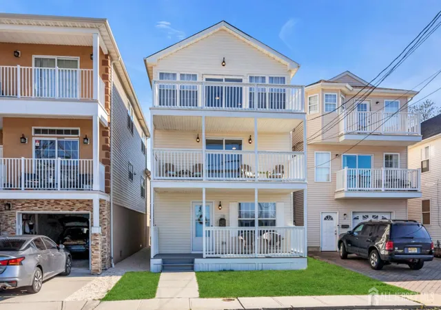 Photo 1 of Single family home for sale at 28 Bay Ave, Keansburg, NJ 07734 | MLS# 2613864R | Listing updated on 2026-09-01