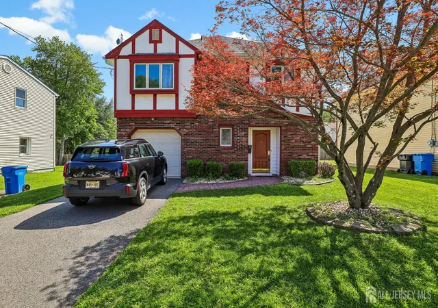 Photo 3 of Single family home for sale at 6 Weston St, Metuchen, NJ 08840 | MLS# 2700373R | Listing updated on 2026-09-10
