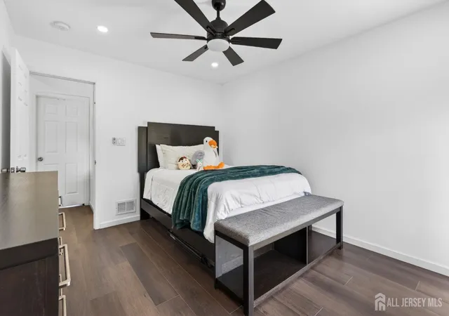 2nd image of 66 Kingsberry Dr, Franklin Twsp, NJ 08873