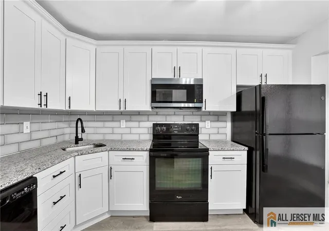 3rd image of 4 James Madison Ct #B, Monroe Township, NJ 08831 | MLS# 2770208M