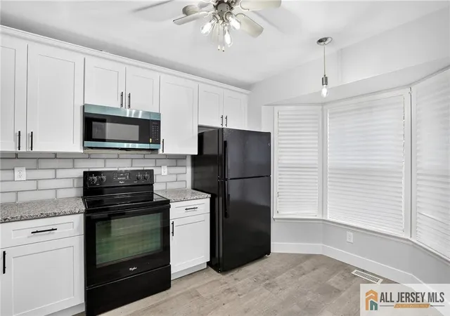 5th image of 4 James Madison Ct #B, Monroe Township, NJ 08831 | MLS# 2770208M