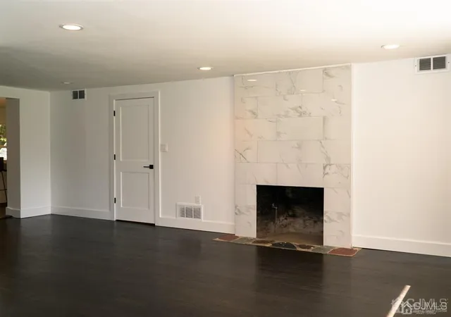 Photo 2 of Single family home for sale at 110 Mountain Pkwy, Green Brook, NJ 08812 | MLS# 2117131R | Listing updated on 2023-09-10