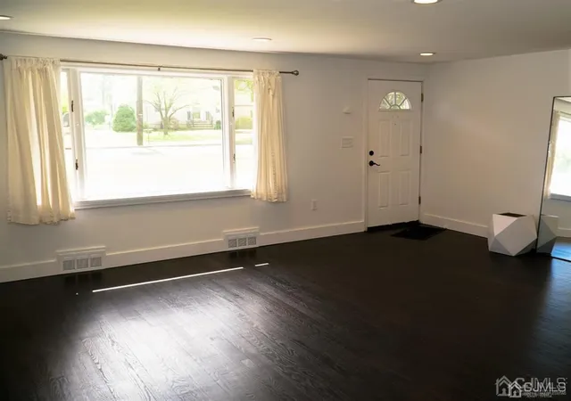 Photo 3 of Single family home for sale at 110 Mountain Pkwy, Green Brook, NJ 08812 | MLS# 2117131R | Listing updated on 2023-09-10