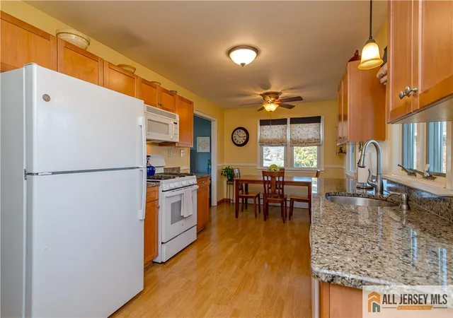 Photo 4 of Single family home for sale at 214 Vesper Ave, Middlesex, NJ 08846 | MLS# 2661585M | Listing updated on 2026-04-18