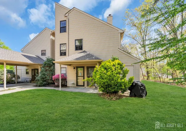 Homes for sale in Jackson, NJ | 305 Owls Nest Ct, Jackson, NJ 08527 | MLS# 2700301R