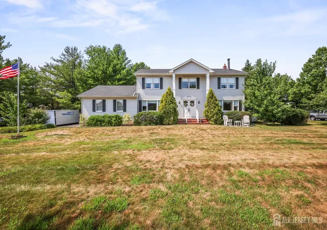 2nd image of 13 Regent Dr, Monroe Township, NJ 08831 | MLS# 2700763R