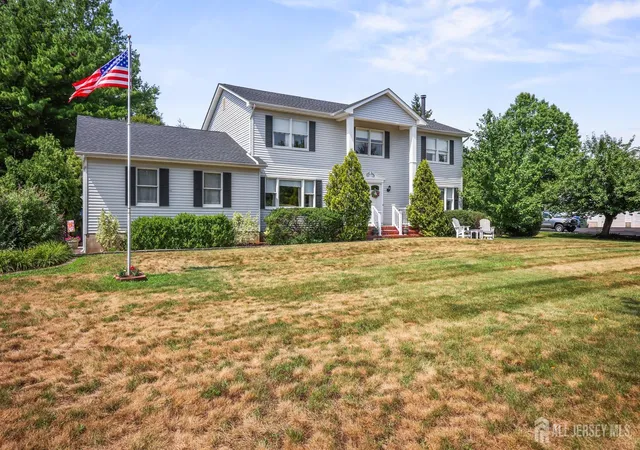 4th image of 13 Regent Dr, Monroe Township, NJ 08831 | MLS# 2700763R