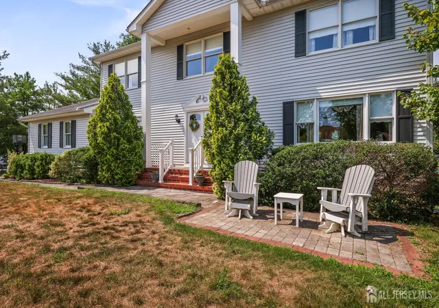 5th image of 13 Regent Dr, Monroe Township, NJ 08831 | MLS# 2700763R