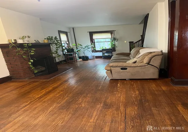 3rd image of 105 N 2Nd Ave, Highland Park, NJ 08904 | MLS# 2702492R