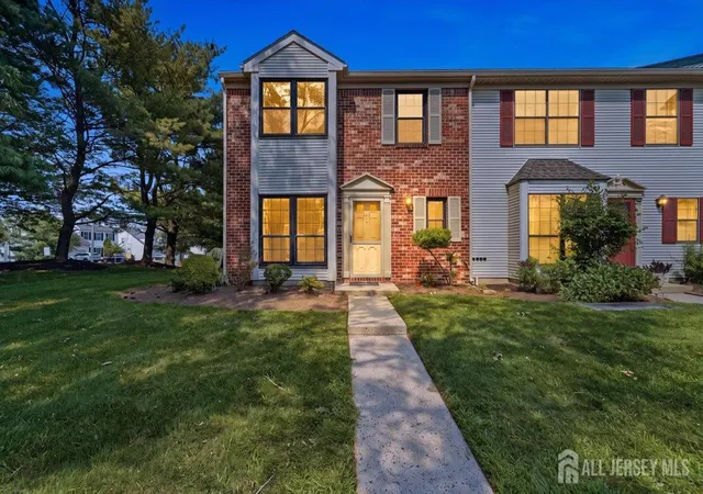 2nd image of 543 Manchester Ct, Piscataway, NJ 08854 | MLS# 2702630R