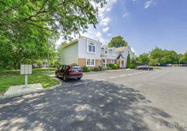 2nd image of 14 Linda Ct, Monmouth Junction, NJ 08852 | MLS# 2700784R