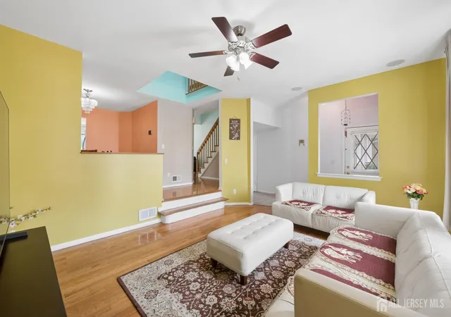 4th image of 14 Linda Ct, Monmouth Junction, NJ 08852 | MLS# 2700784R