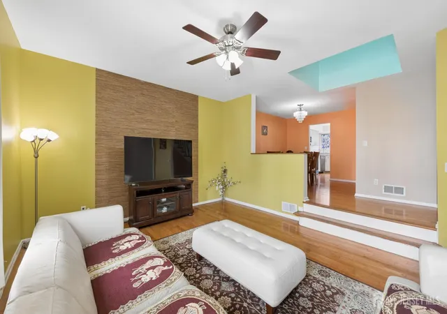 5th image of 14 Linda Ct, Monmouth Junction, NJ 08852 | MLS# 2700784R