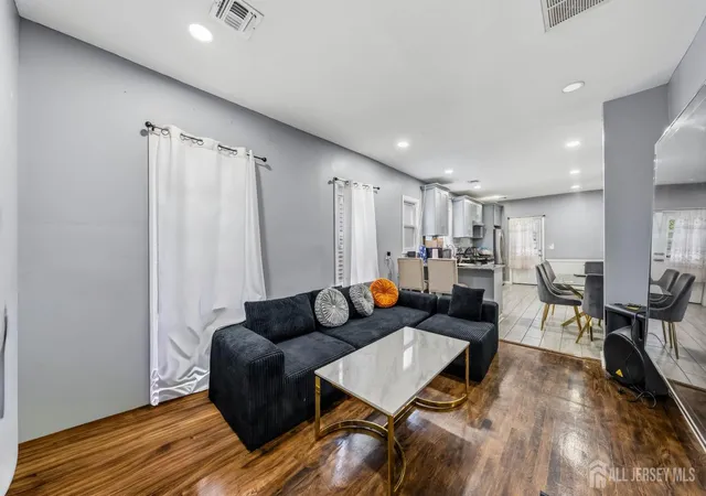 Photo 3 of House for sale at 313 Washington Ave, Elizabeth, NJ 07202 | MLS# 2702880R | Listing updated on 2026-09-24