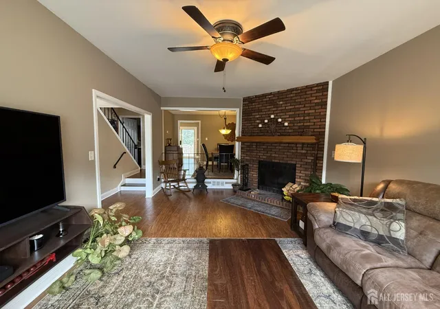 5th image of 41 Dogwood Ct, Jamesburg, NJ 08831 | MLS# 2617584R