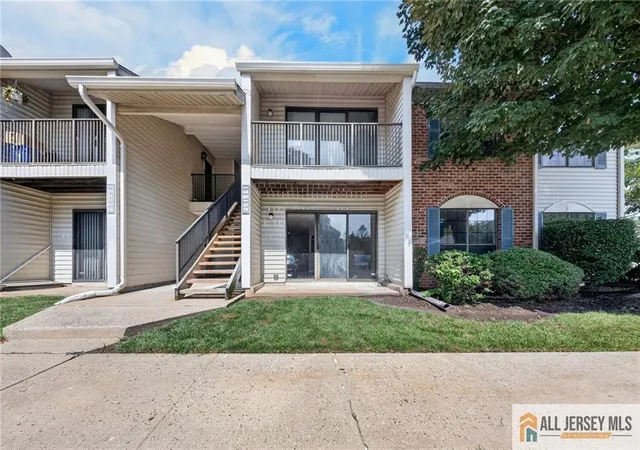 2nd image of 60 Taylor Dr, Franklin Park, NJ 08823 | MLS# 2770279M