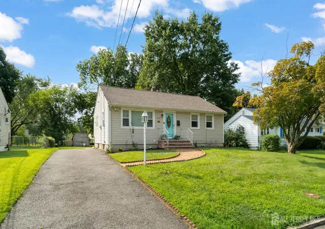Photo 3 of Single family home for sale at 408 Richard Way, North Plainfield, NJ 07062 | MLS# 2702567R | Listing updated on 2026-09-29