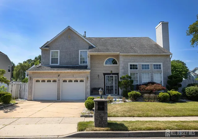 Homes for sale in Sayreville, NJ | 29 Major Dr, Sayreville, NJ 08872 | MLS# 2618190R
