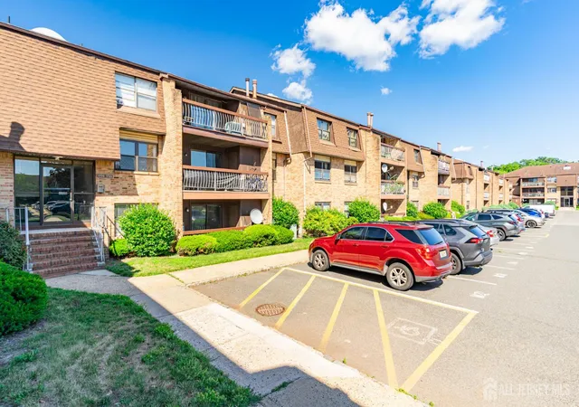 Homes for sale in Edison, NJ | 1719 Raspberry Ct #1719, Edison, NJ 08817 | MLS# 2700558R