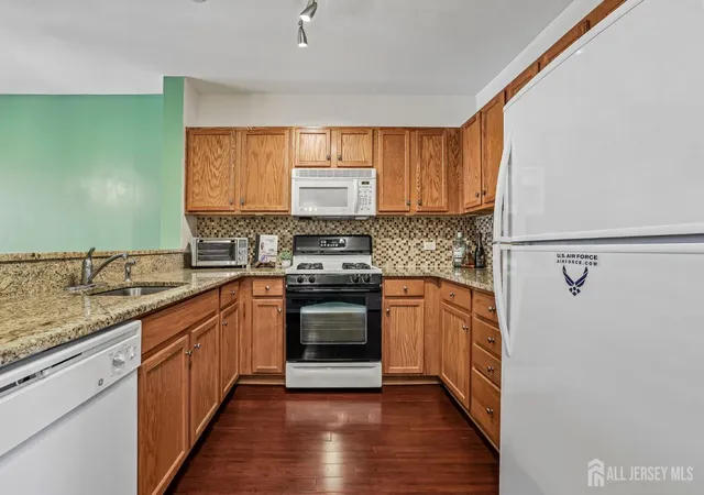 Homes for sale in Perth Amboy, NJ | 368 Rector St #419, Perth Amboy, NJ 08861 | MLS# 2611212R